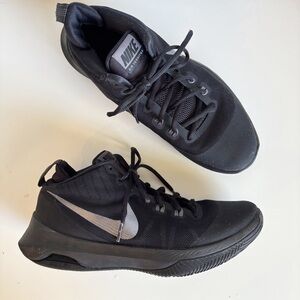 Nike Men’s Air Versitile Black Basketball Shoes Sneakers 9 - Athletic Gym